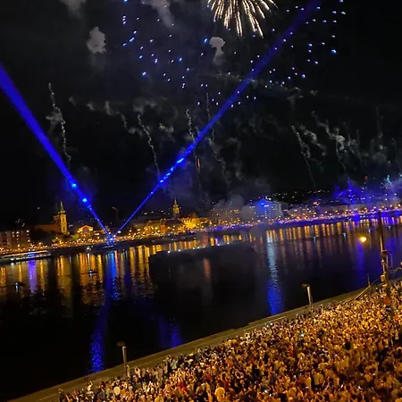 Panoramic Luxury In The Beautiful Part Of Budapest! Apartment *