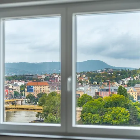 Panoramic Luxury In The Beautiful Part Of Budapest!